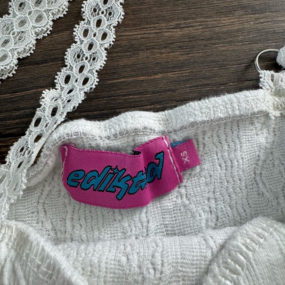 Lace Trim White Camisole Top - Picture 2 of 3